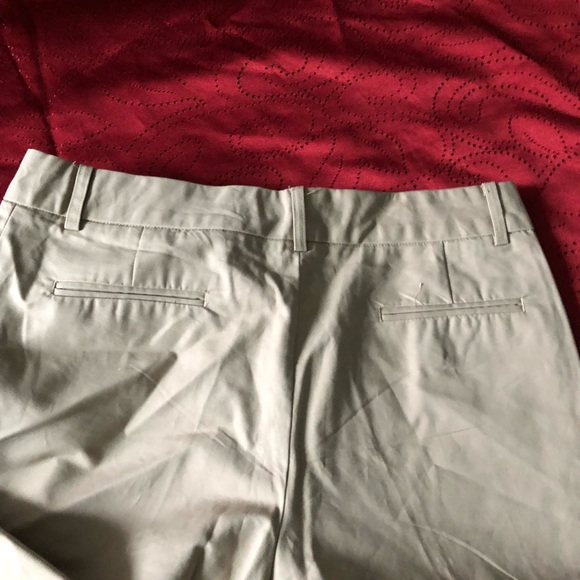 Ellen Tracy Above Knee Shorts 10 NWOT - Picture 3 of 4